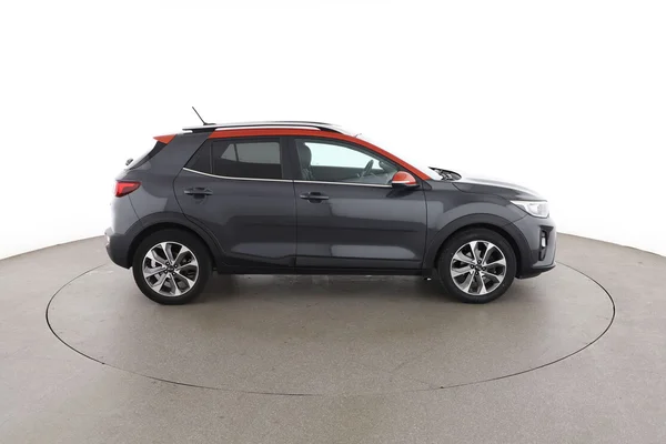 Kia Stonic (2018) — foto 13 van 16