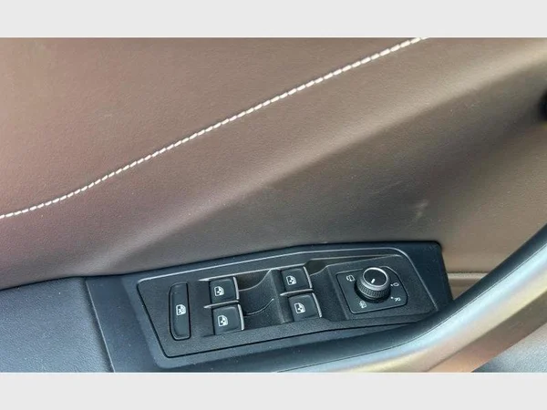 Volkswagen T-Roc (2025) — foto 18 van 29