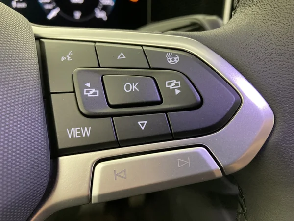 VOLKSWAGEN Passat SW (2025) — foto 4 van 36