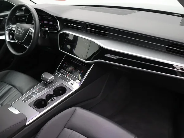 Audi A6 (2023) — foto 22 van 28