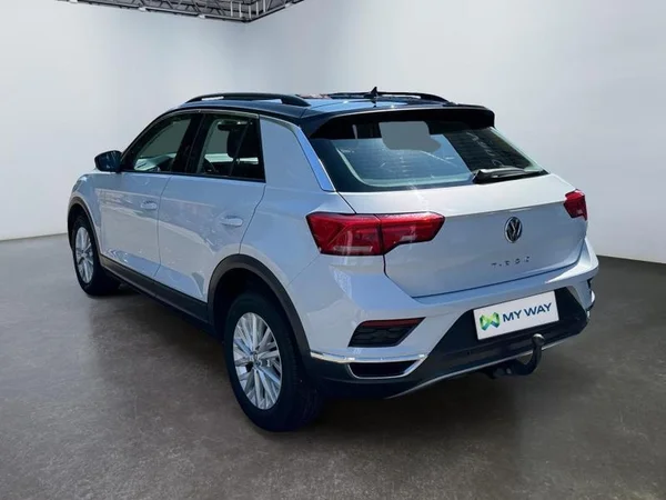 VOLKSWAGEN T-Roc (2019) — foto 28 van 30