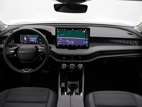 SKODA Superb Combi (2026) — foto 3 van 23