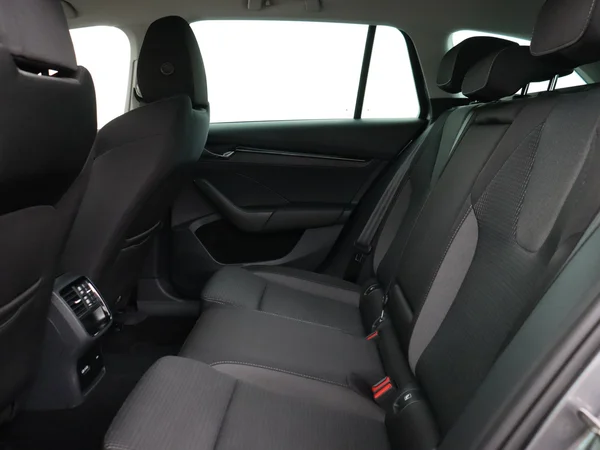 SKODA Octavia Combi (2024) — foto 4 van 18