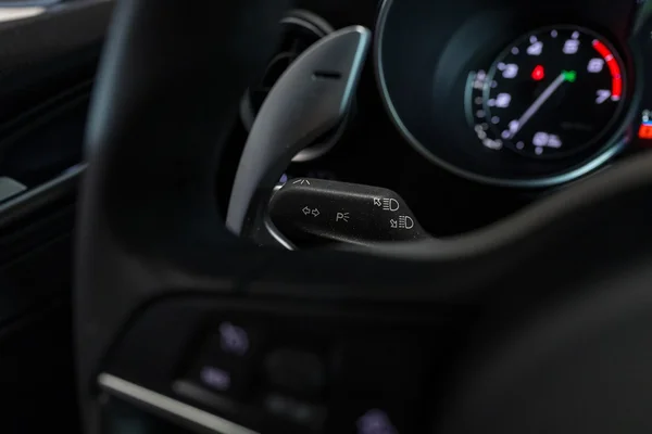 Alfa Romeo Stelvio (2019) — foto 19 van 38
