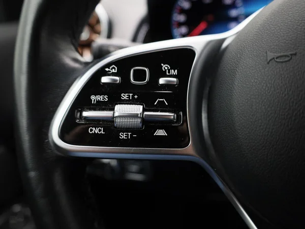 Mercedes-Benz EQB (2023) — foto 14 van 53