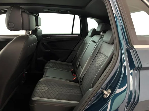 VOLKSWAGEN Tiguan (2023) — foto 6 van 17