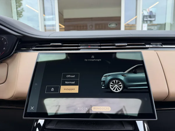 Land Rover Range Rover Sport (2023) — foto 15 van 40