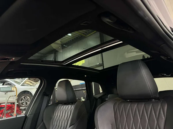 BMW 220 Active Tourer (2023) — foto 20 van 21