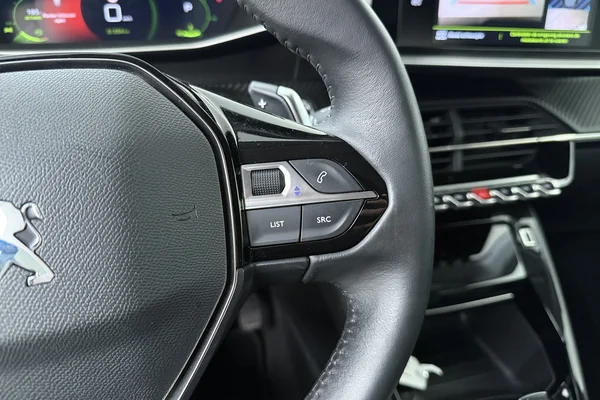Peugeot 208 (2022) — foto 7 van 25