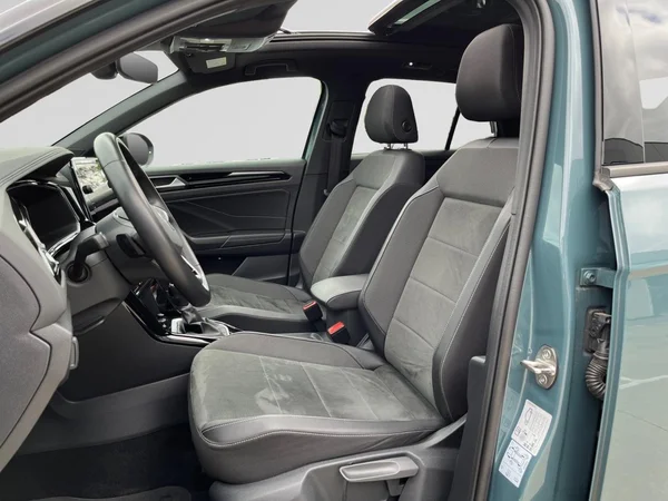 VOLKSWAGEN T-Roc (2023) — foto 17 van 22