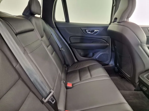 Volvo V60 (2022) — foto 15 van 17