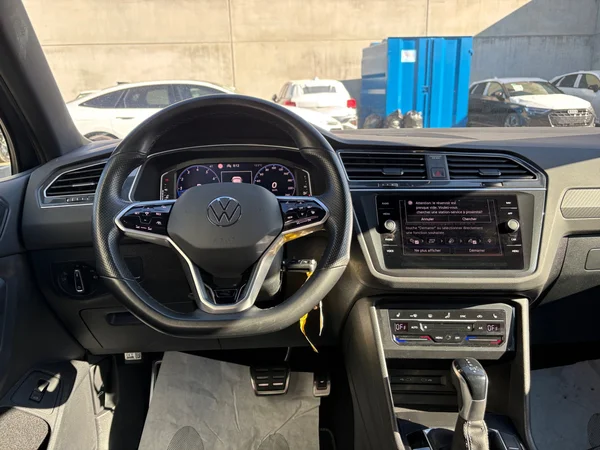 VOLKSWAGEN Tiguan (2020) — foto 7 van 22