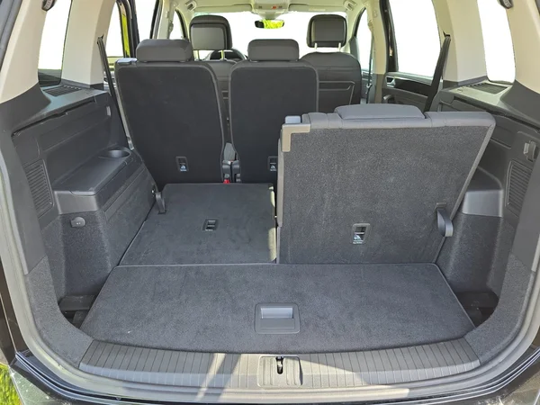 VOLKSWAGEN Touran (2025) — foto 11 van 20