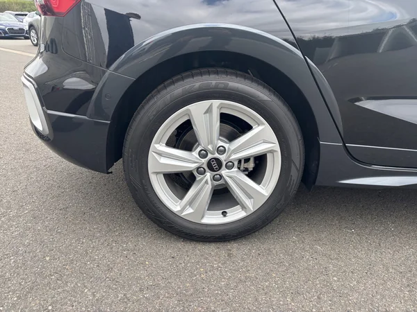 AUDI A3 Allstreet (2024) — foto 13 van 20