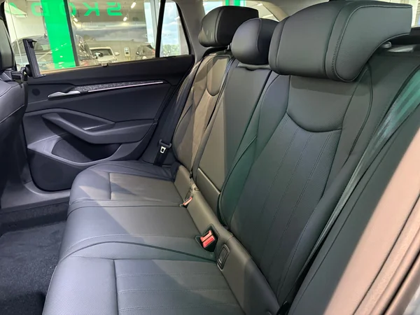 SKODA Superb Combi (2025) — foto 15 van 18