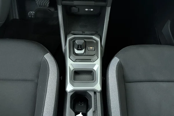 Dacia Duster Hybrid (HEV) (2026) — foto 4 van 16