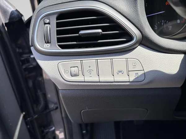 HYUNDAI i30 Fastback (2020) — foto 11 van 24