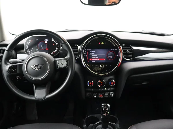 MINI Cooper (2024) — foto 10 van 23