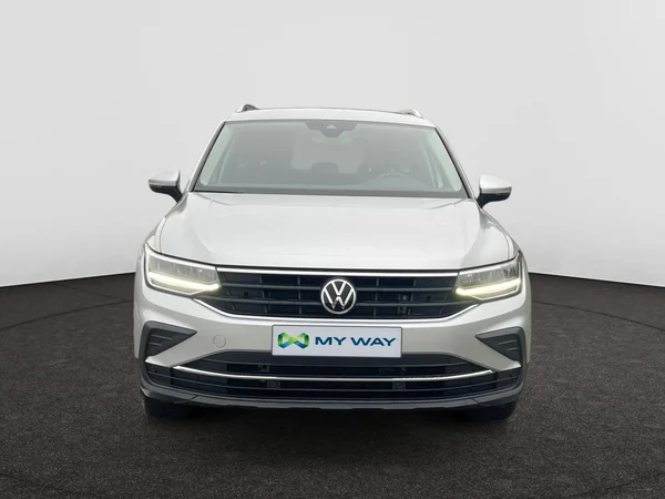 VOLKSWAGEN Tiguan (2021) — foto 23 van 24