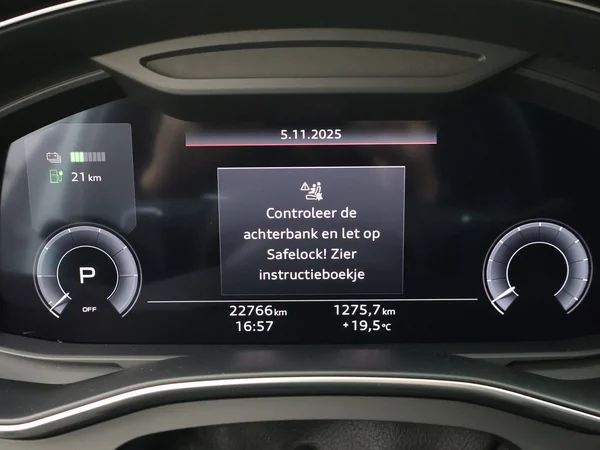 AUDI A6 Avant PHEV (2024) — foto 8 van 23