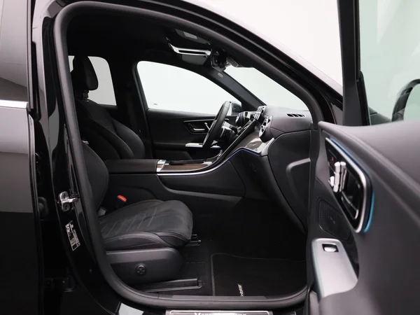 Mercedes-Benz GLC (2025) — foto 38 van 51