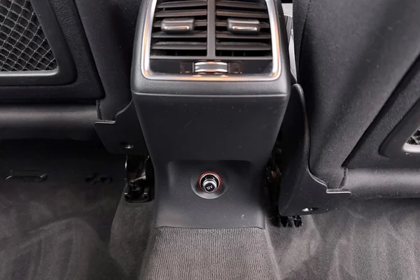 Audi Q3 (2018) — foto 24 van 47
