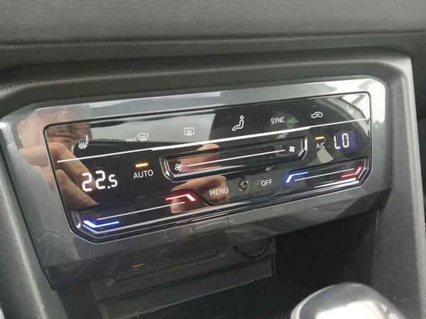 VOLKSWAGEN Tiguan (2023) — foto 5 van 21