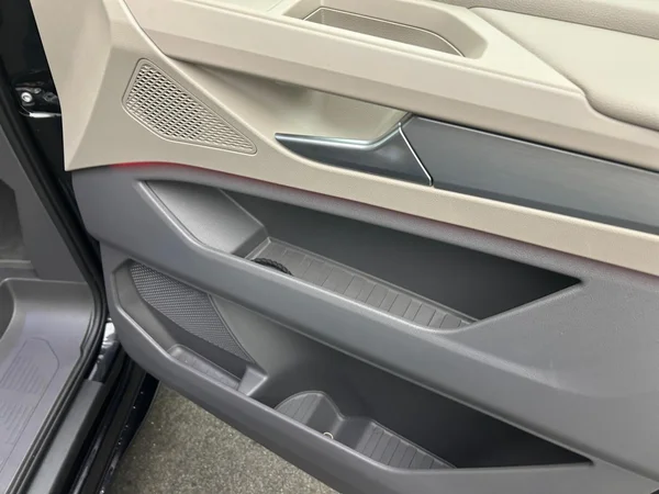 VOLKSWAGEN Multivan T7 Long eHybrid (PHEV) (2026) — foto 9 van 23