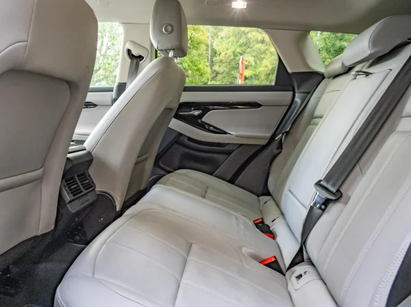 Land Rover Range Rover Evoque (2024) — foto 9 van 26