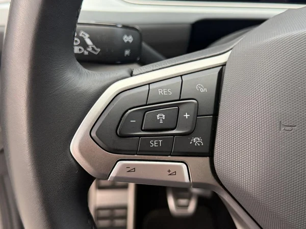 VOLKSWAGEN T-Roc (2025) — foto 4 van 20