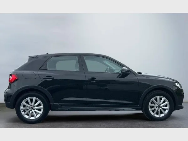 Audi A1 allstreet (2023) — foto 26 van 29