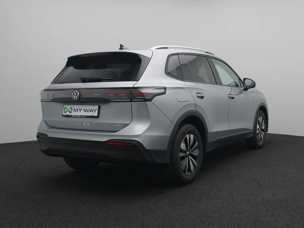 VOLKSWAGEN Tiguan (2026) — foto 9 van 15