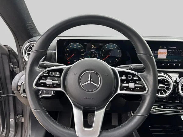 Mercedes-Benz CLA (2019) — foto 14 van 14
