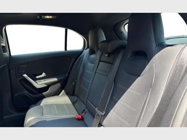Mercedes-Benz A 180 (2022) — foto 5 van 27