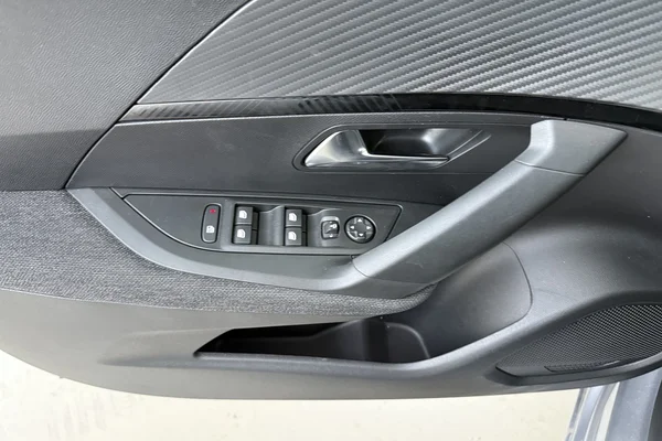 Peugeot 2008 (2025) — foto 8 van 16
