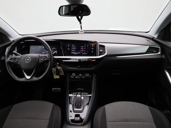 Opel Grandland (2023) — foto 28 van 40
