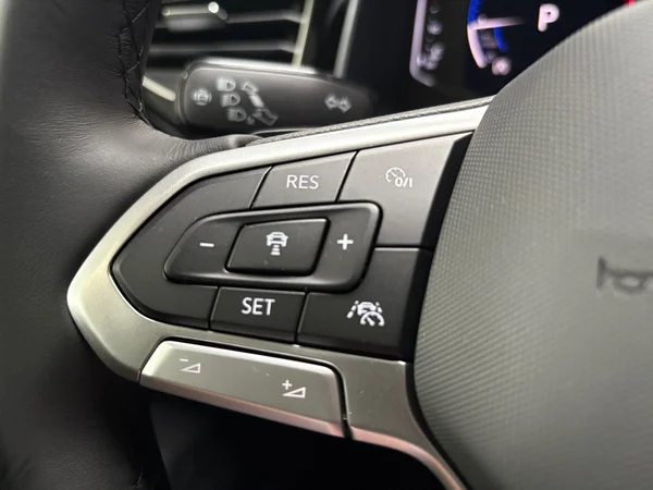 VOLKSWAGEN Taigo (2025) — foto 2 van 15