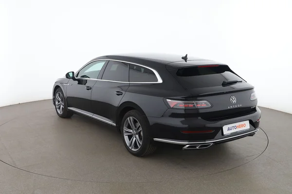 Volkswagen Arteon (2022) — foto 10 van 16