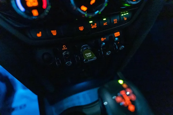 MINI Countryman (2021) — foto 28 van 37