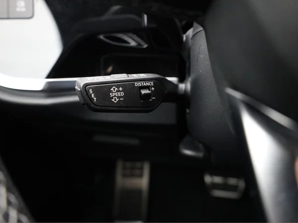 AUDI Q3 PHEV (2024) — foto 8 van 23