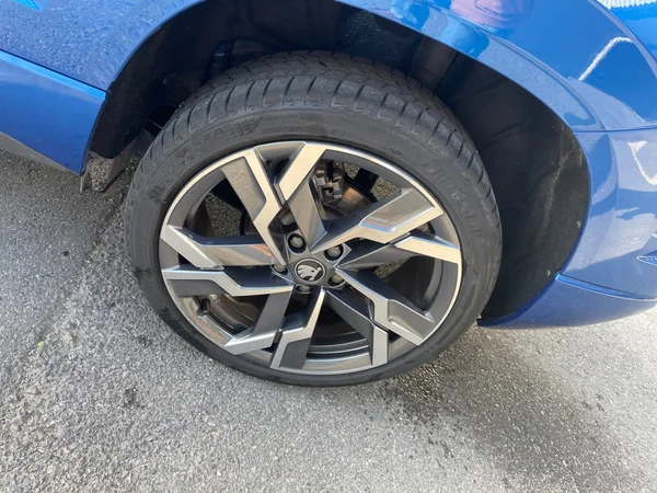 SKODA Karoq (2025) — foto 7 van 20