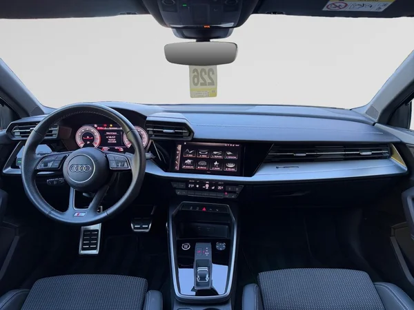 AUDI A3 Sportback (2023) — foto 3 van 17
