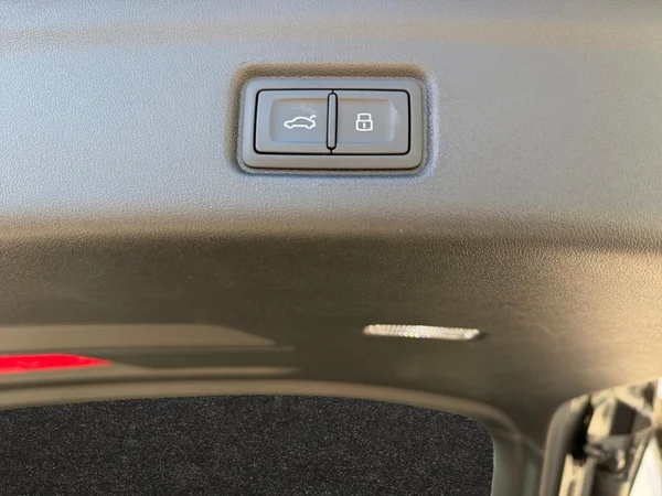 AUDI Q6 e-tron (2026) — foto 7 van 16