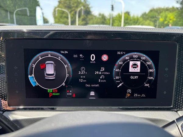VOLKSWAGEN Tiguan (2026) — foto 6 van 24