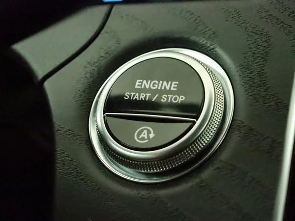 MERCEDES E 220 (2024) — foto 15 van 30