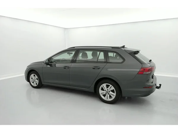 VOLKSWAGEN Golf VIII SW (2022) — foto 32 van 36