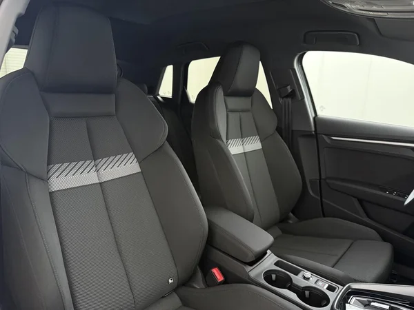 AUDI A3 Sportback (2025) — foto 16 van 18
