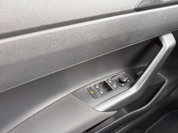 VOLKSWAGEN Polo (2024) — foto 8 van 22