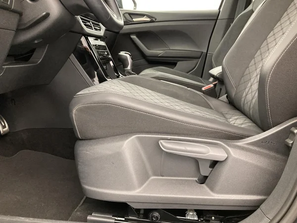 VOLKSWAGEN T-Cross (2025) — foto 24 van 36