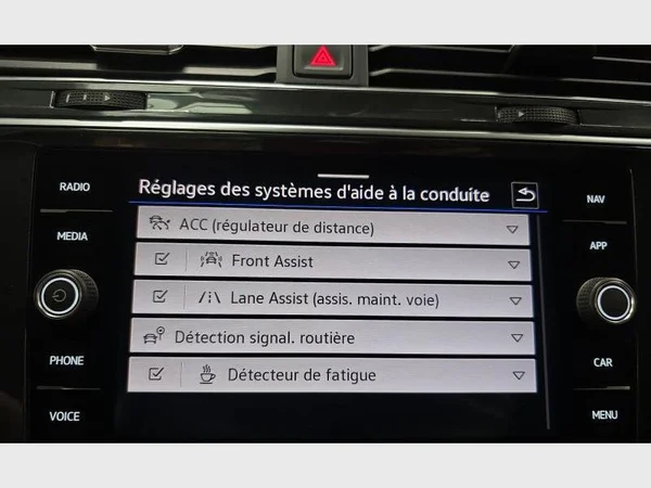 Volkswagen Tiguan (2021) — foto 15 van 30